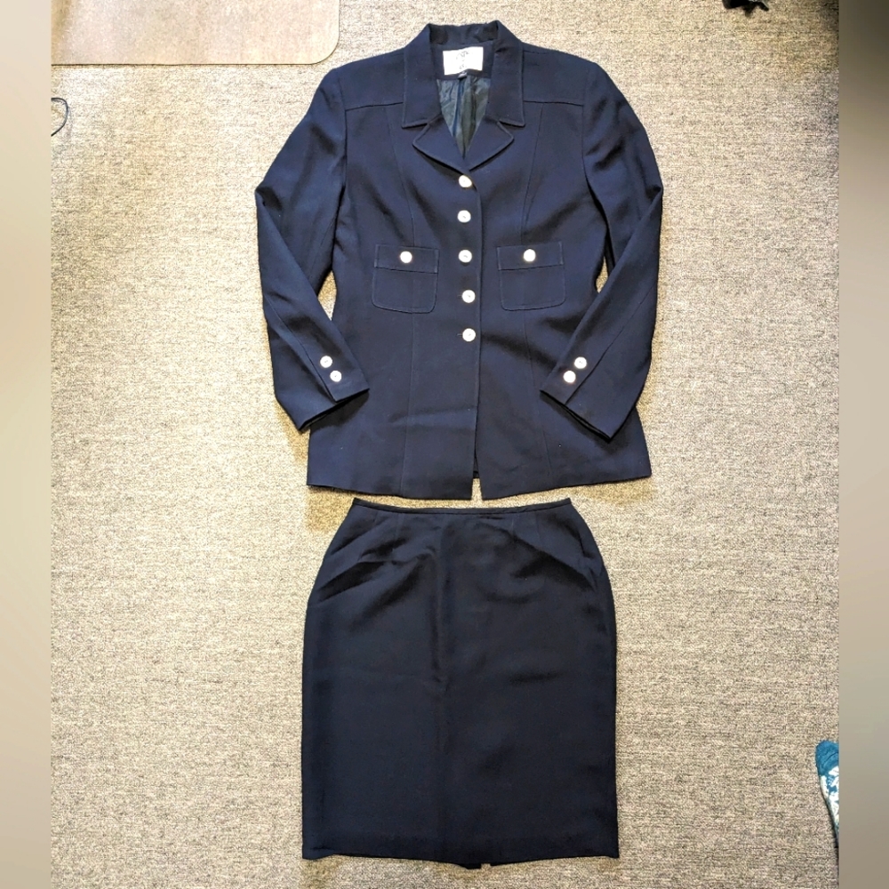 Kasper A S.L navy blue skirt suit